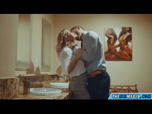 ❤️ Quando uma loira peituda o seduz em um banheiro público ️❌ Sexo superior em porno pt-br.dreamlandpassionfever.ru ❌️